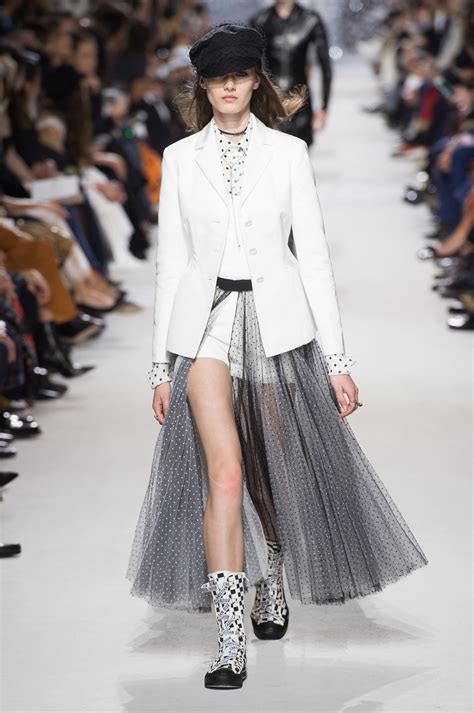 dior women's clothing runway 2016|christian Dior runway looks.